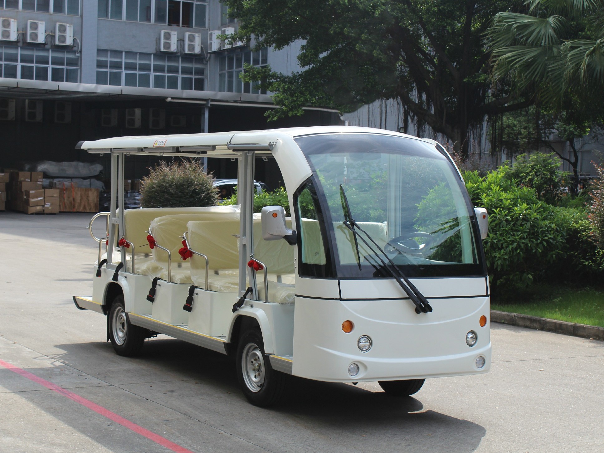 十四座電動觀光車