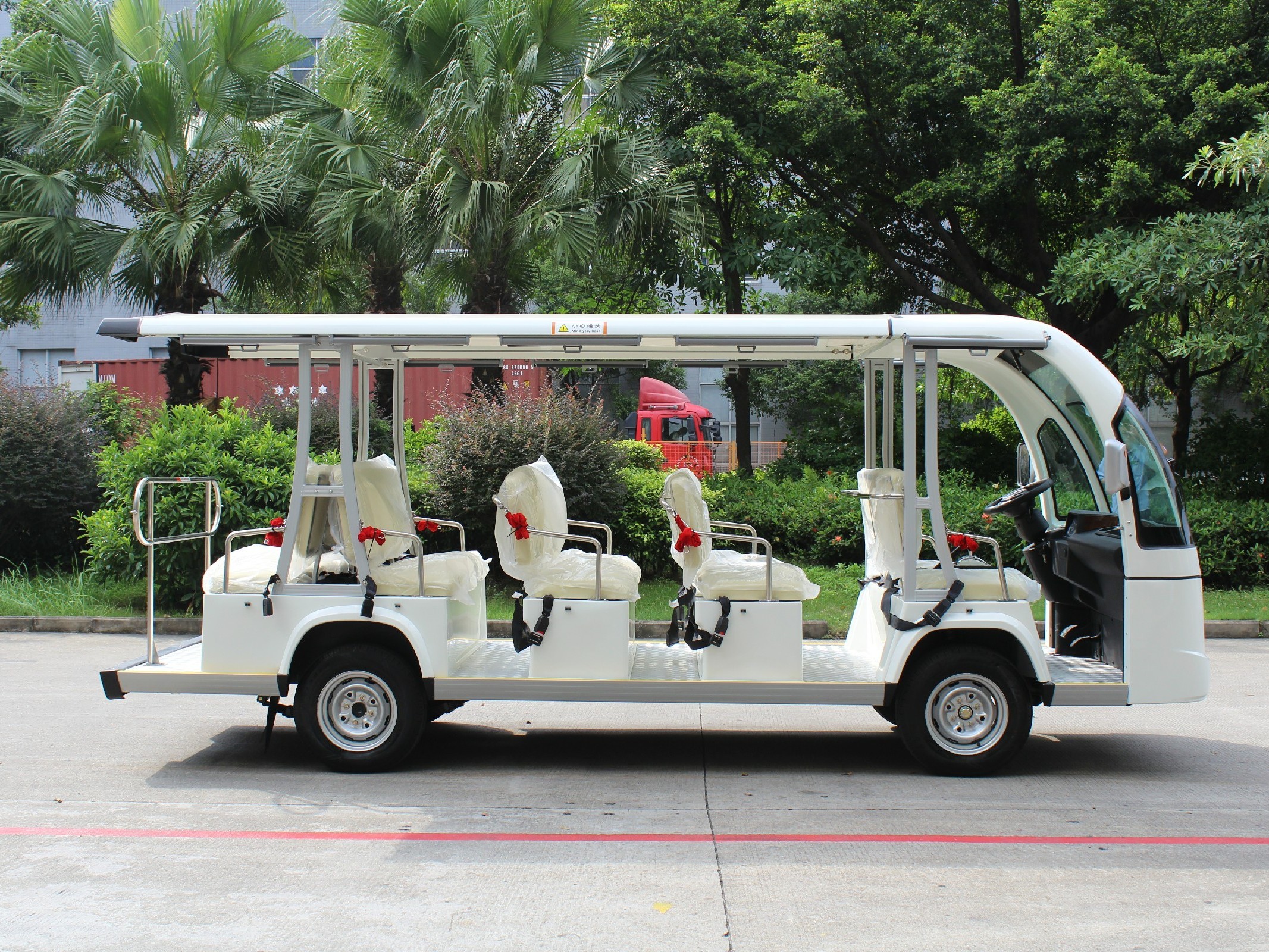 十四座電動觀光車