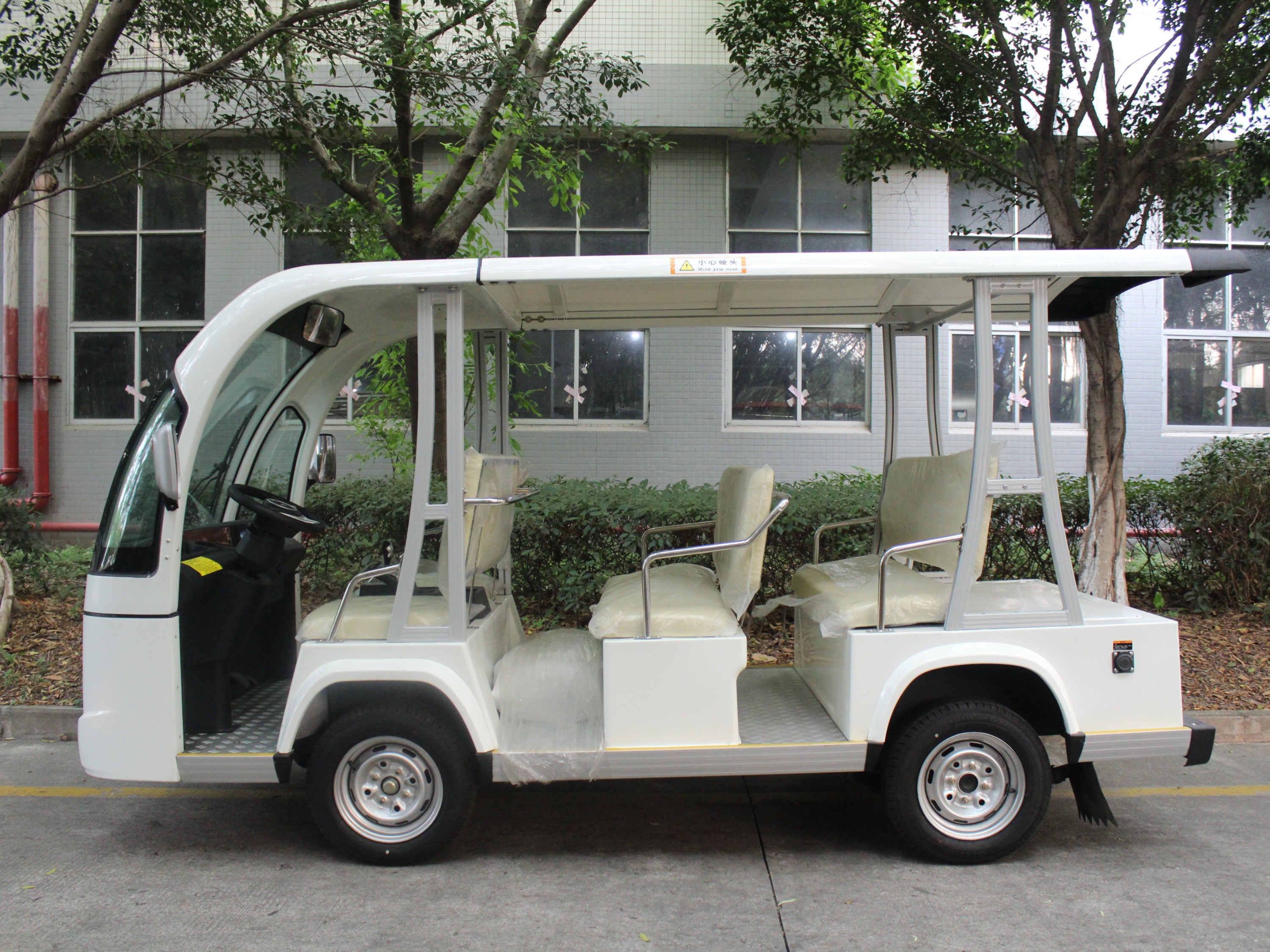 八座電動觀光車