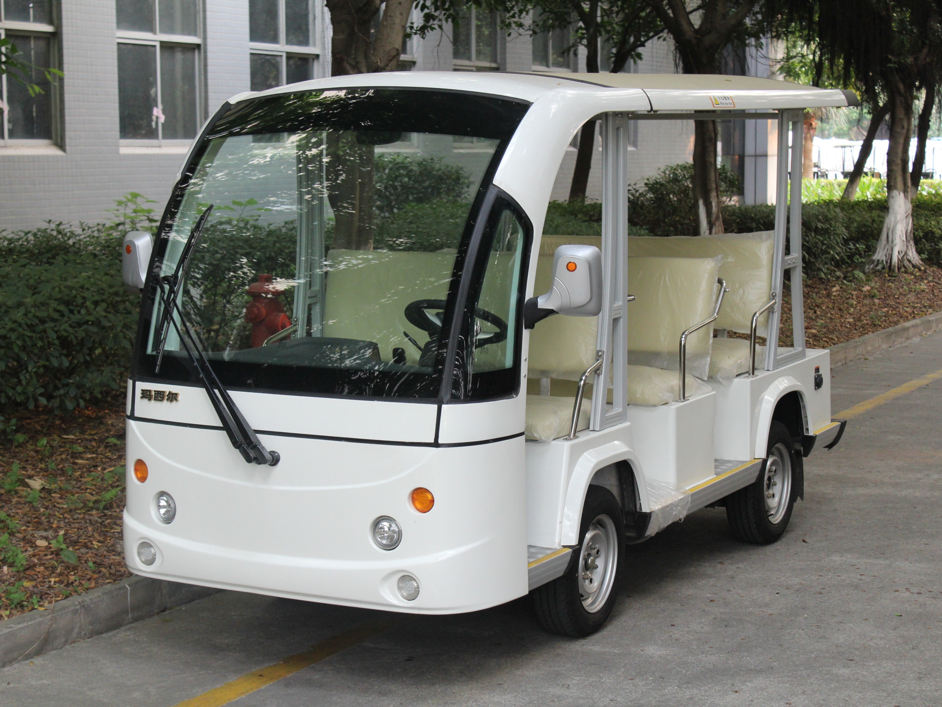 八座電動觀光車