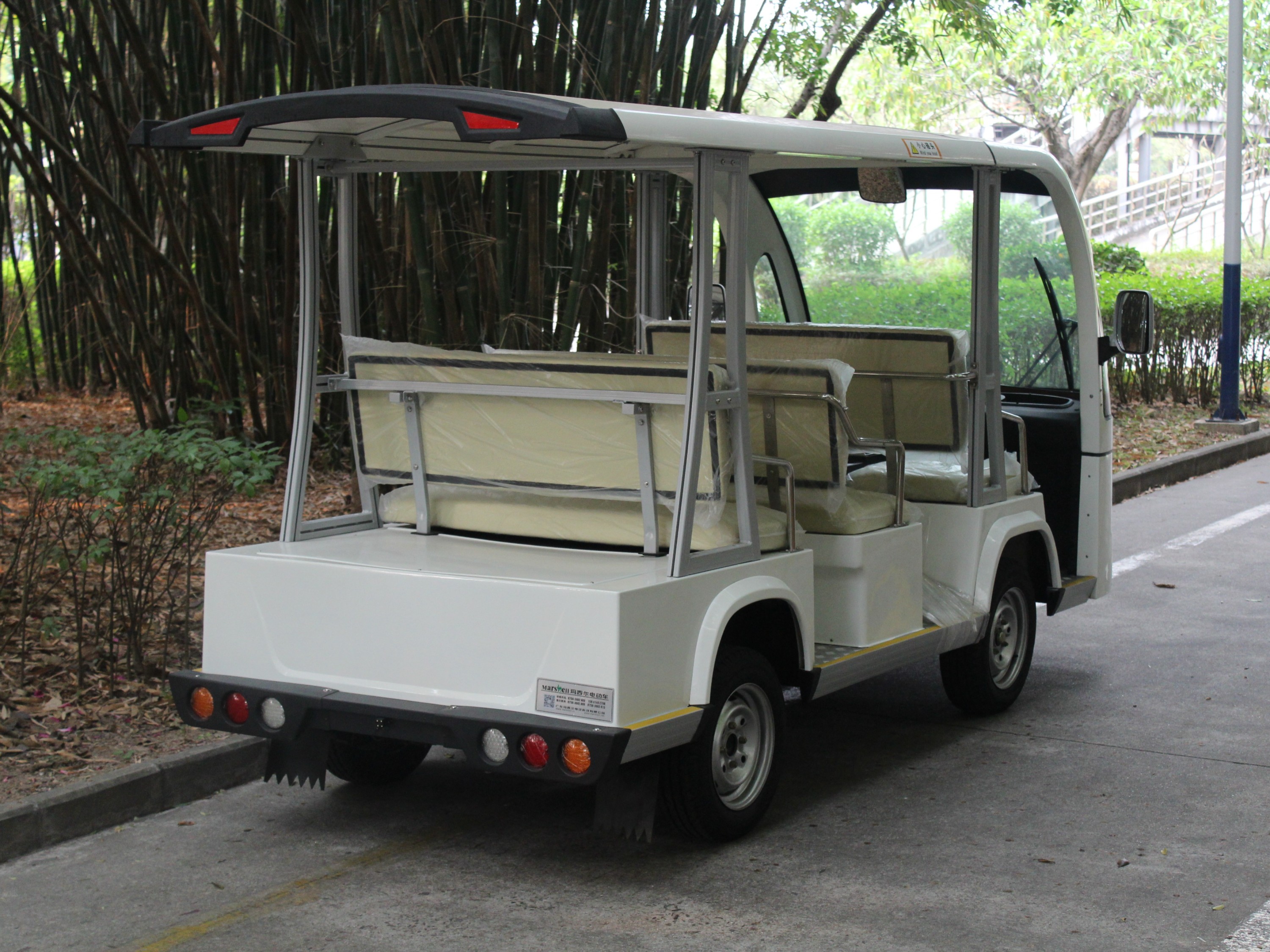 八座電動觀光車