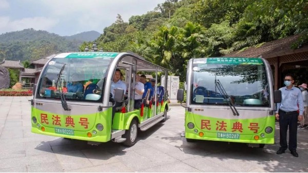 瑪西爾“民法典號(hào)”觀光車(chē)正式啟動(dòng)，快來(lái)乘坐吧！
