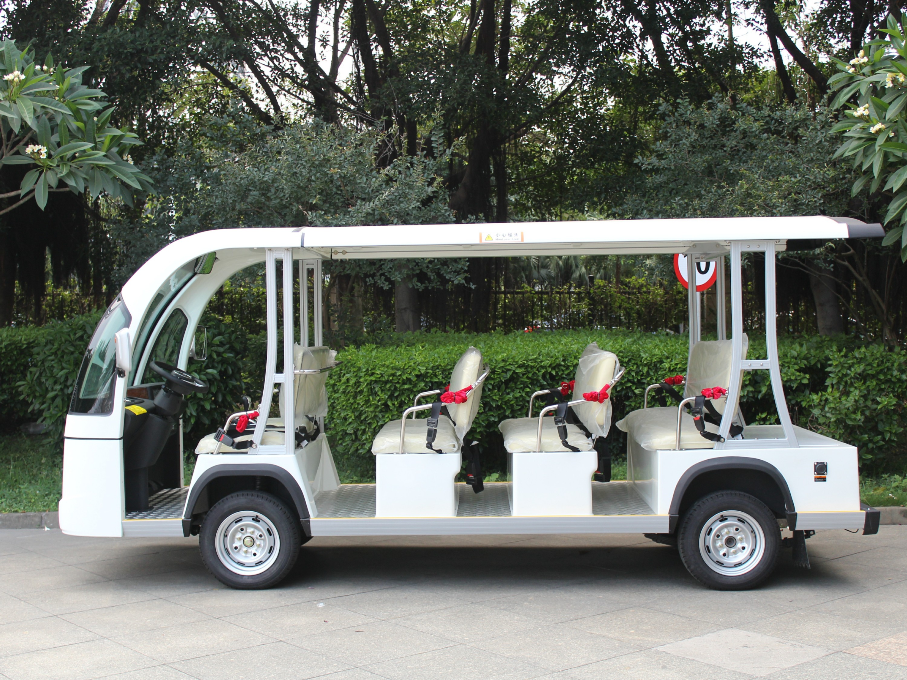 十一座電動觀光車